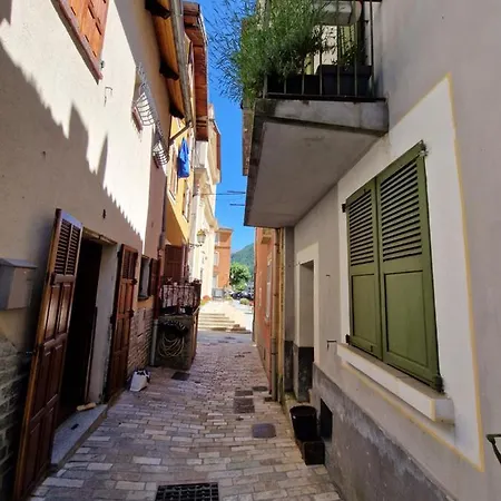 Holiday home Maison La Finiere: Alpes-maritimes Village Retreat Near Isola